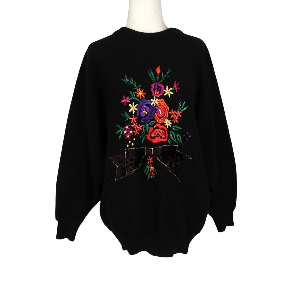 Vintage 90s Basket of Yarn Black Floral Bouquet Embroidered Sweater S